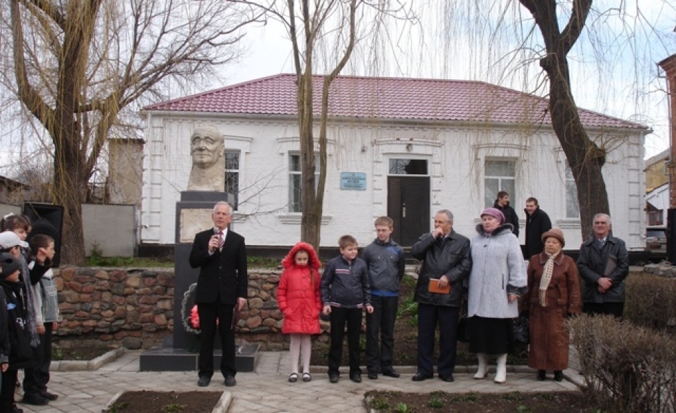 Жители Одесской области отметили годовщину со дня рождения знаменитого земляка Степана Олейника