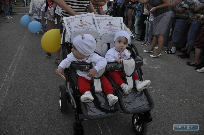 Парад близнецов впервые прошел в Болграде (фото)
