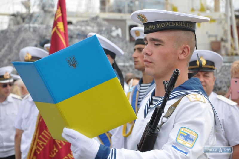 Будущие офицеры ВМС приняли военную присягу в Одессе