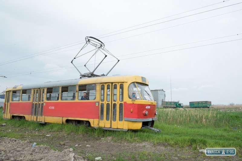 Трамвай №20 временно не ходит из-за ремонта водопровода в Одессе