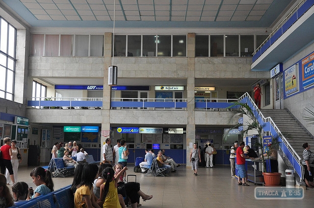 Пограничники задержали в Одесском аэропорту пассажира с поддельным паспортом