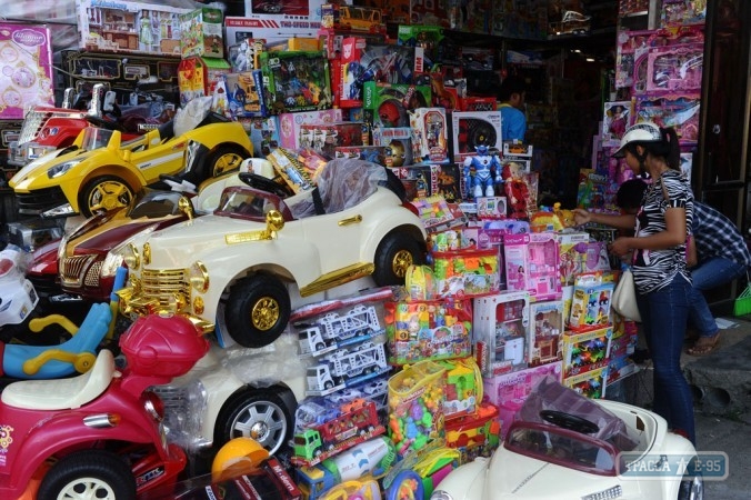 Глава Одесской таможни заявила, что госбюджет ежемесячно теряет 7 млн. грн. из-за китайских игрушек
