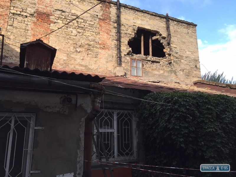 Мэрия Одессы предложила жильцам обвалившегося дома на улице Заславского переселиться в гостиницу