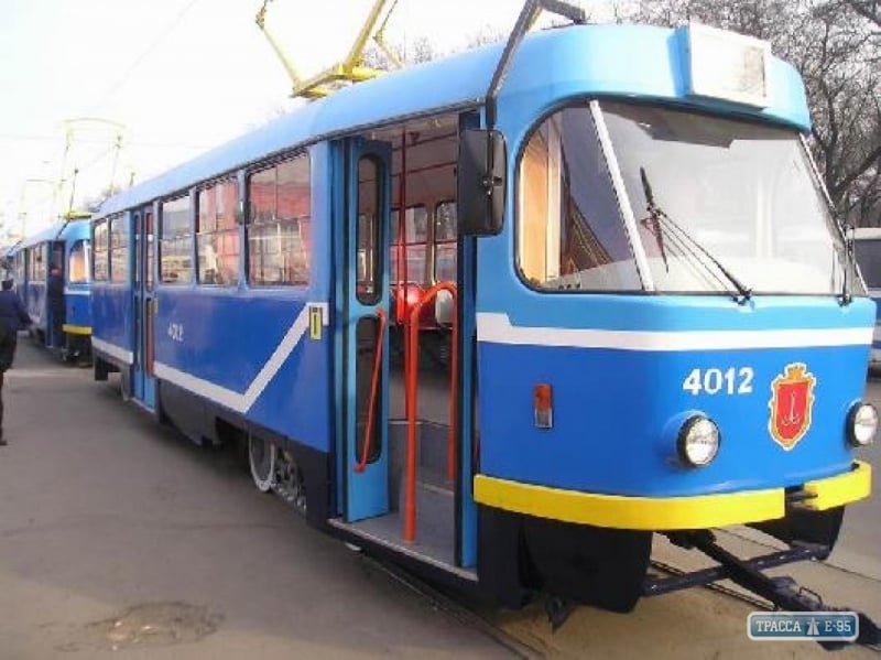 Двухлетняя девочка, попавшая под трамвай в Одессе, скончалась в больнице