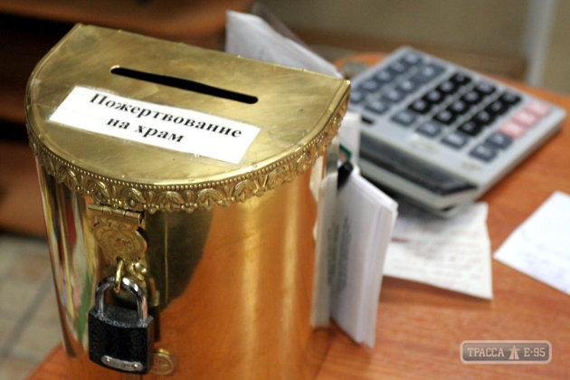 Житель Одесской области вместе с пасынком похитили ящик для пожертвований в храме Запорожья