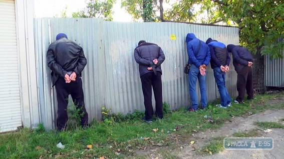 Полиция задержала в Одессе воров, грабивших квартиры под видом работников интернет-провайдеров