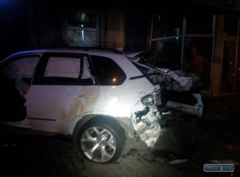 ДТП в Одессе: Три машины, двое погибших и раненый ножом прохожий