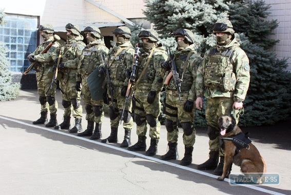 Антитеррористические учения проходят возле Дворца спорта в Одессе