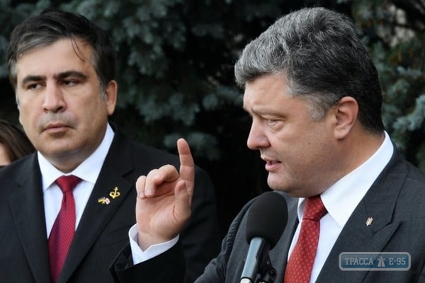 Саакашвили обиделся на слова Порошенко о своей национальности