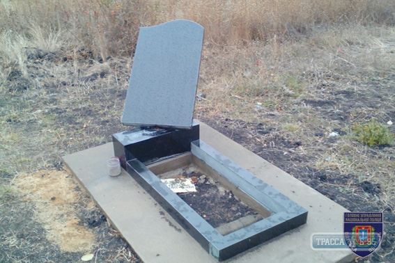Подростки, праздновавшие Хэллоуин, разрушили 38 могил на кладбище