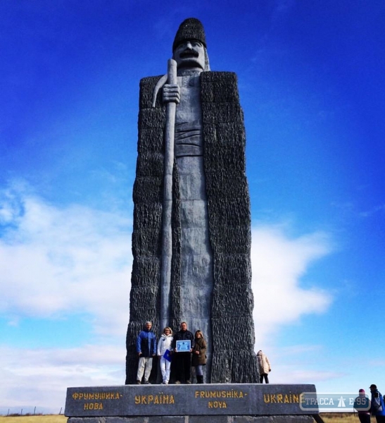 Гигантская статуя пастуха в Одесской области претендует на звание самой большой в стране (фото)