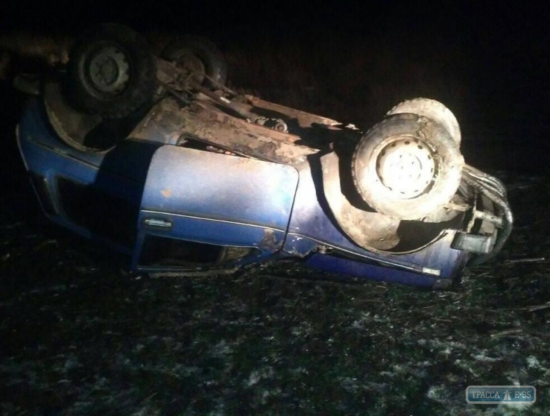 Пограничники обнаружили в Одесской области перевернувшийся автомобиль без водителя (фото)
