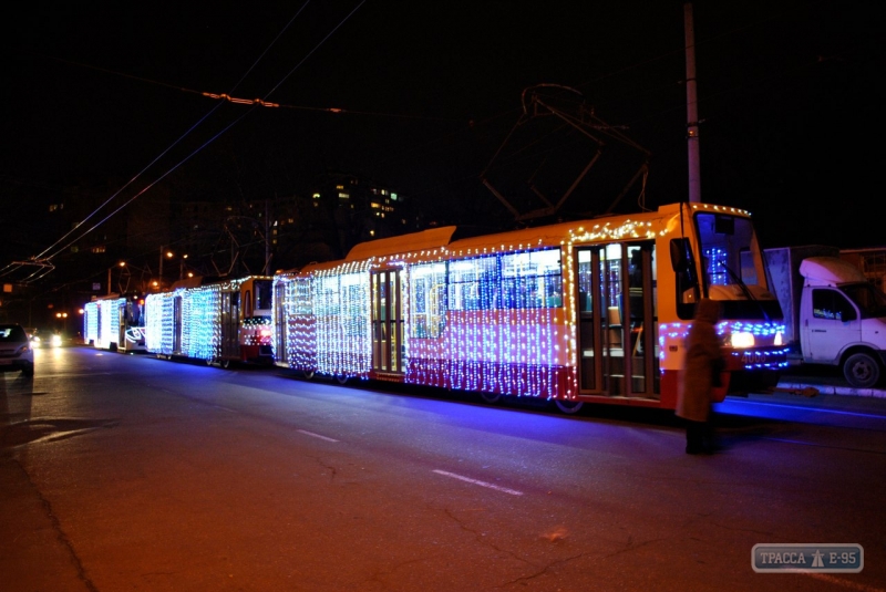 Парад новогодних трамваев состоялся в Одессе (фото)