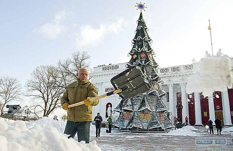 Мэр Одессы взял отпуск после снежной бури