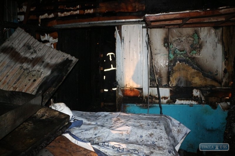 Масштабный пожар уничтожил павильоны и склад на популярном одесском рынке