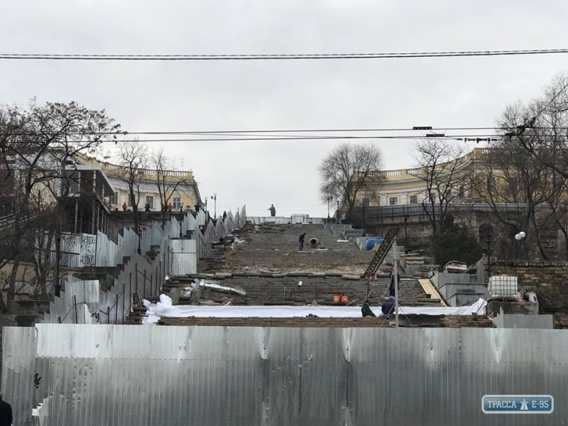 Под Потемкинской лестницей в Одессе нашли останки человека