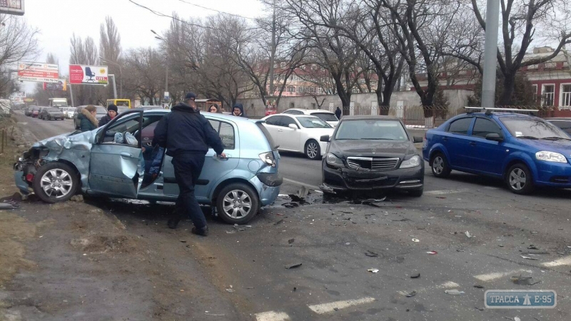 ДТП с участием трех автомобилей случилось в Одессе (фото)