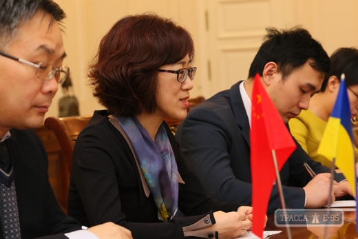 Китайское консульство подарит мультимедийное оборудование 15 одесским школам