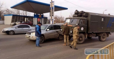 Военный спецавтомобиль столкнулся с иномаркой в Одессе (фото)
