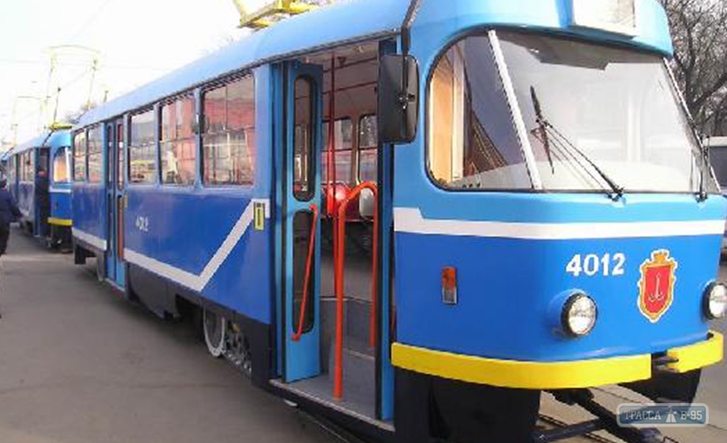 Вооруженный мужчина ограбил офис в центре Одессы и скрылся на трамвае