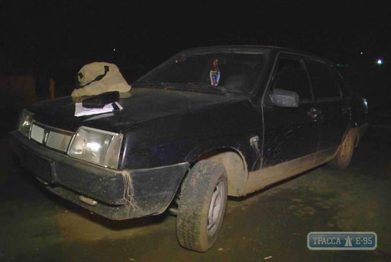 Пятеро преступников ограбили инкассаторский автомобиль в Одессе (фото)