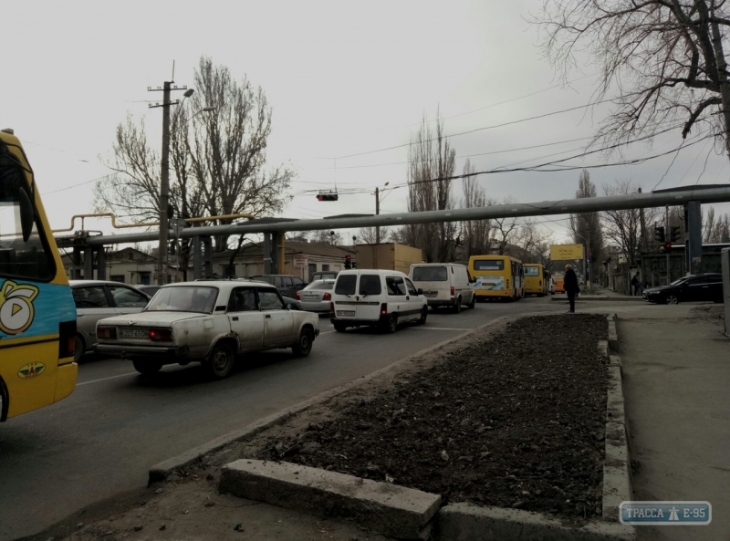 Перекрытие в районе Пересыпи привело к километровым пробкам в Одессе (фото)