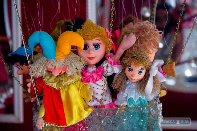 Международный день кукольника: Одесский театр кукол открыл закулисье (фоторепортаж)