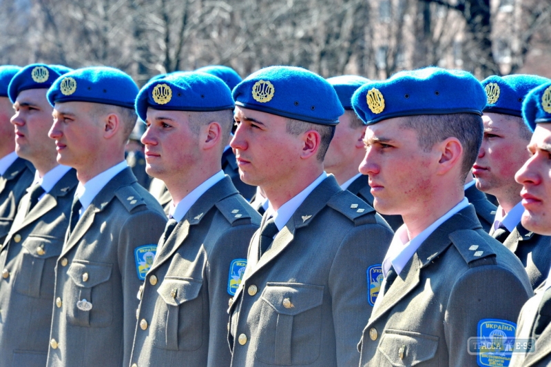 Одесская военная академия выпустила более 80 молодых офицеров