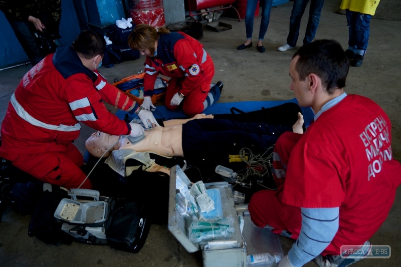 В Одессе соревнуются бригады скорой помощи (фоторепортаж)