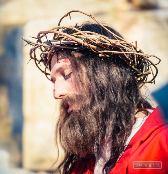 На Дерибасовской в Одессе показали казнь Иисуса Христа - православные уже не против (фоторепортаж)
