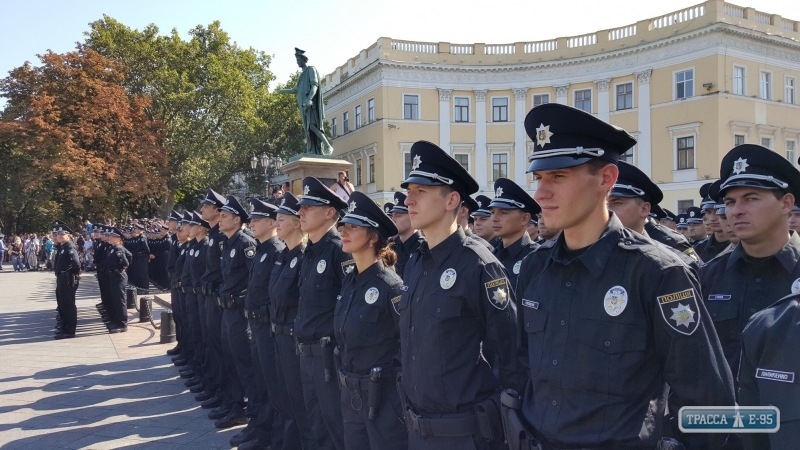 На должность инспектора патрульной полиции Одессы открыто 400 вакансий