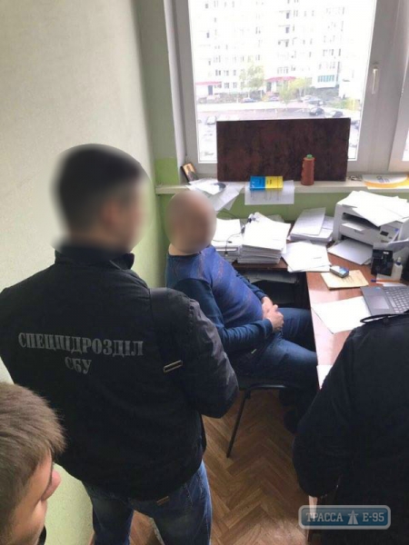 Следователь полиции в Одессе попался на взятке