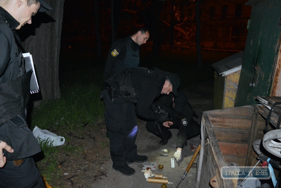 Возле Куликова поля в Одессе нашли рюкзак с гранатами (фото, видео)