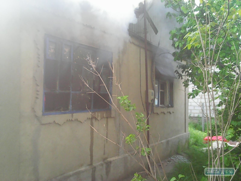 Три человека пострадали во время пожара в частном доме в Беляевке Одесской области