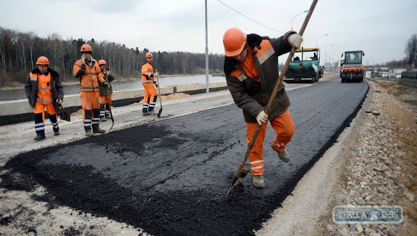Кабмин выделит в этом году на ремонт дорог Одесской области почти 2 млрд грн
