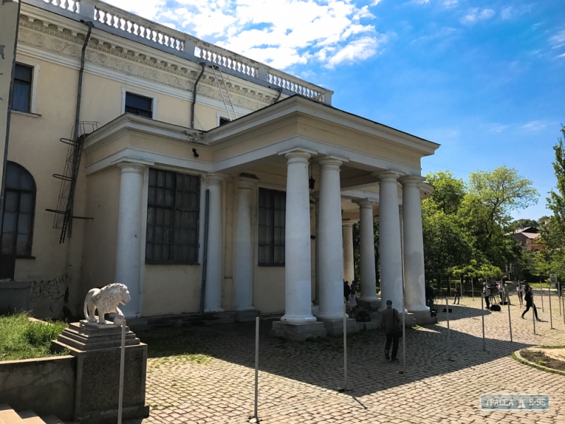 Начало ремонта ансамбля Воронцовского дворца в Одессе задерживается на неделю из-за съемок фильма