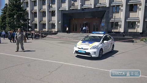 Полиция ищет взрывчатку в Одесской обладминистрации