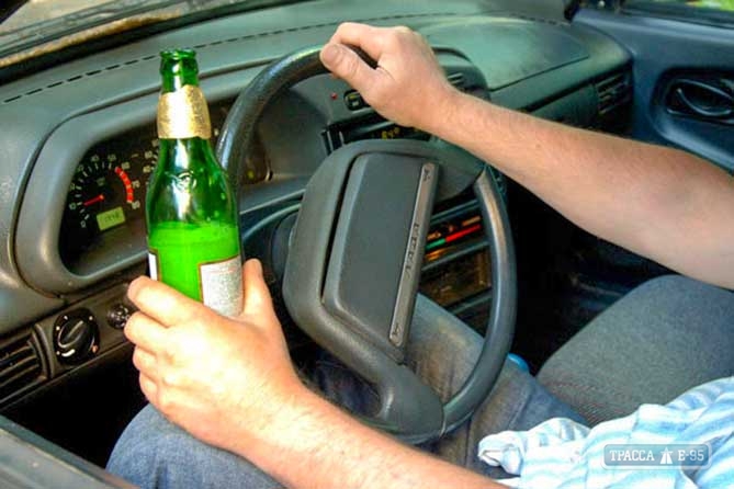 Суд лишил прав одесского участкового за пьяное вождение
