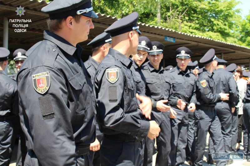 Ряды патрульных полицейских Одессы пополнили 40 новобранцев