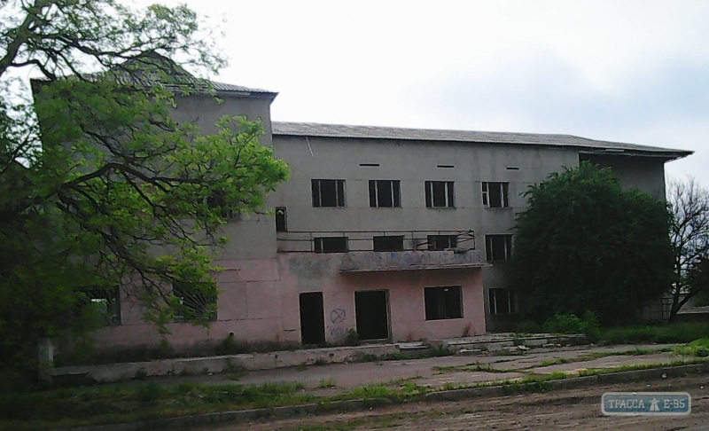 Власти Ивановского района хотят переоборудовать заброшенную гостиницу в жилье для медиков
