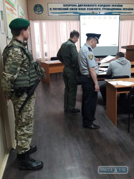Пограничники задержали в Одесской области двух иностранцев, разыскиваемых Интерполом