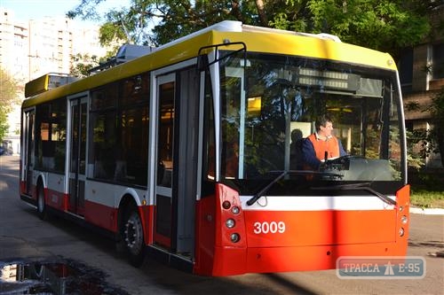 Обновленные троллейбусы, окрашенные в цвета флага Одессы, вышли на маршруты