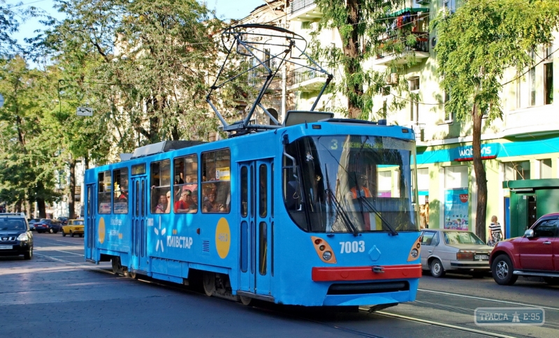 Шесть трамвайных маршрутов приостановили движение в Одессе