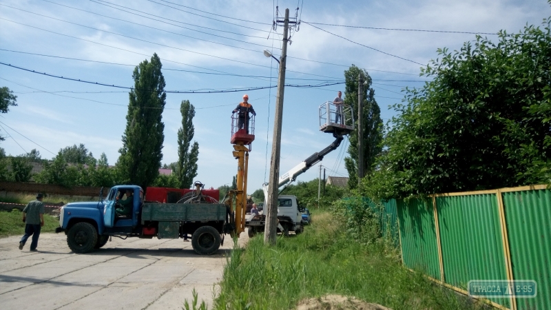 Энергетики заменят 3 километра линий электропередач в Рени