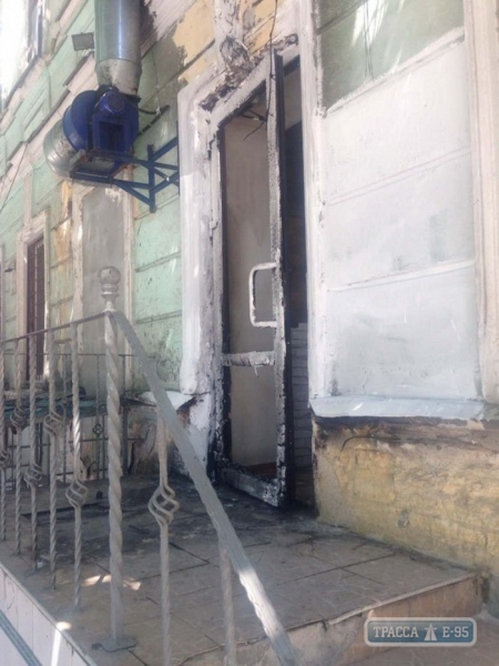 В Одессе мужчина поджег кафе вместе с посетителями и сбежал (фото)