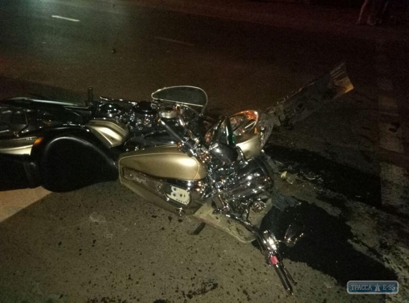 Hyundai столкнулся с мотоциклом в Одессе: один человек погиб, двое в больнице (фото)