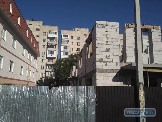 ГАСК нашел на Большом Фонтане много незаконных строек и отговаривает одесситов покупать там квартиры