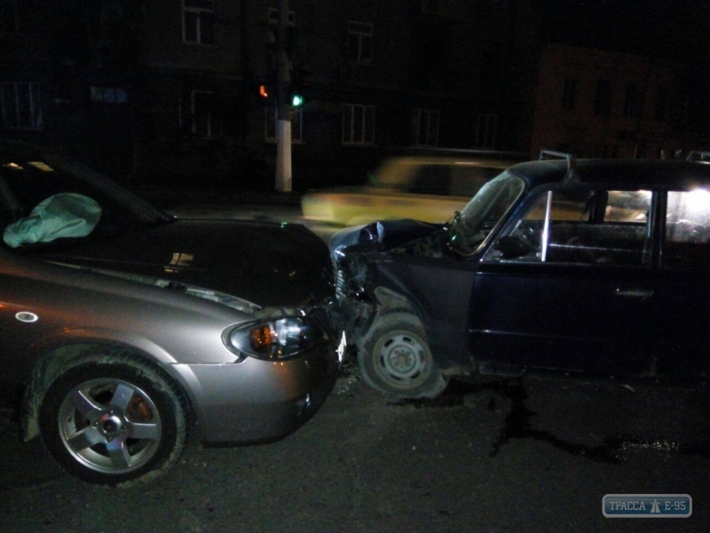 Женщина и ребенок пострадали в ночном ДТП в центре Одессы