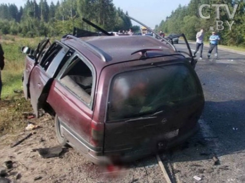 В жуткой аварии на трассе погибли четыре человека, ехавших в автобусе из Одесской области  