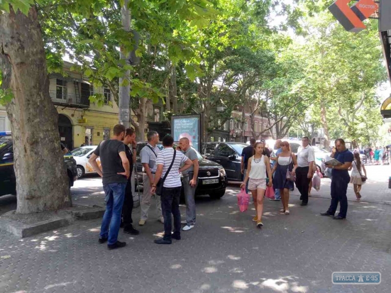 Вооруженное ограбление в центре Одессы: в городе введен план 